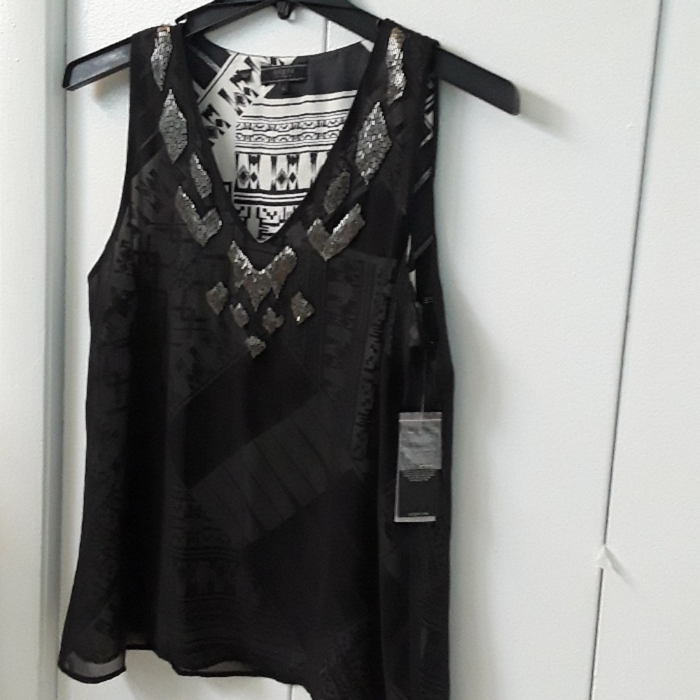 Top by Guess embroided V neck decaultee - Picture 3 of 6